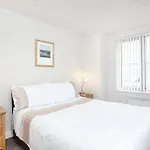Apartment 12 Popeshead Court