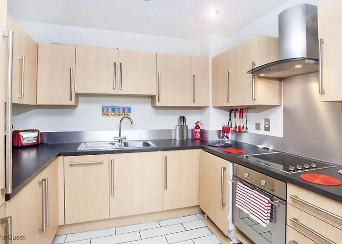 Apartment 12 Popeshead Court
