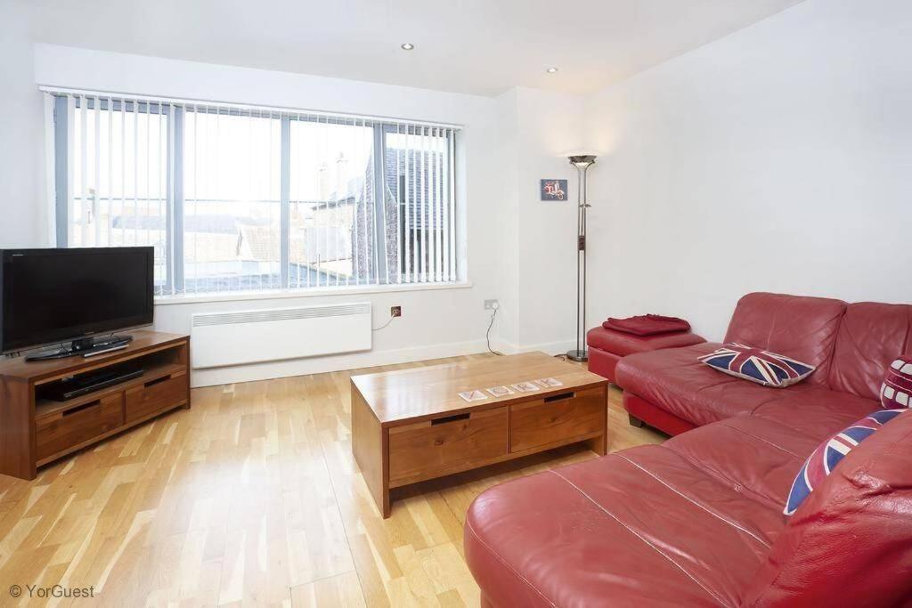 12 Popeshead Court * York