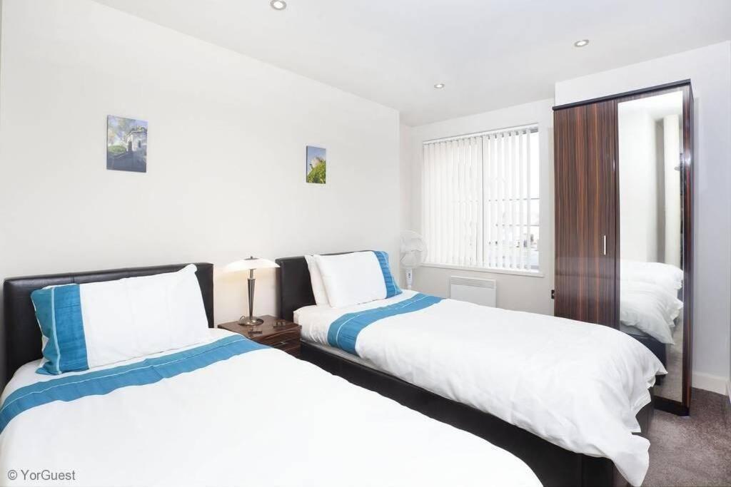 12 Popeshead Court Apartment